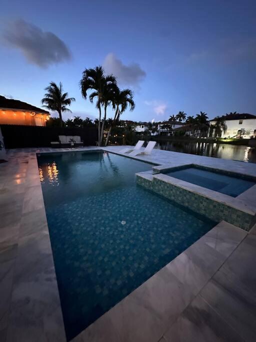 Lovers Cove Tamiami Buitenkant foto
