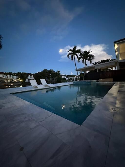 Lovers Cove Tamiami Buitenkant foto